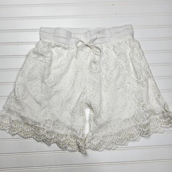 Pants - Chic White Lace Casual Shorts with Drawstring Waist